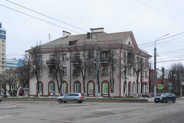 <<МНОГОКВАРТИРНЫЙ ДОМ>>)